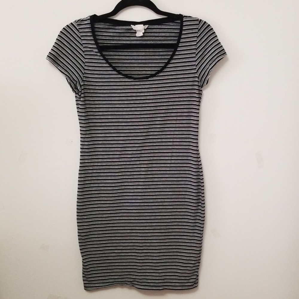 2/$16💎H&M Body Con T-shirt Dress